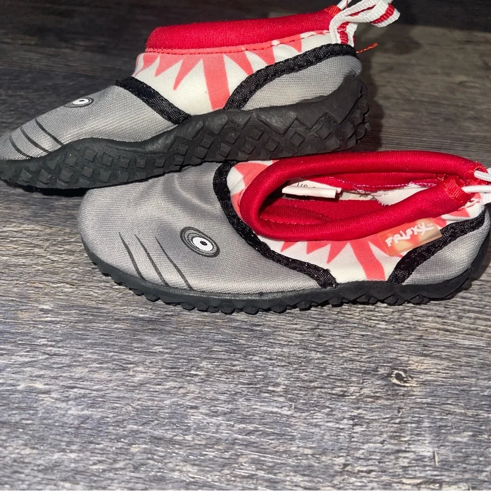 Shark Toddler Water Shoes Size 6 Beach Pool Easy Slip On Swim Sandals Summer